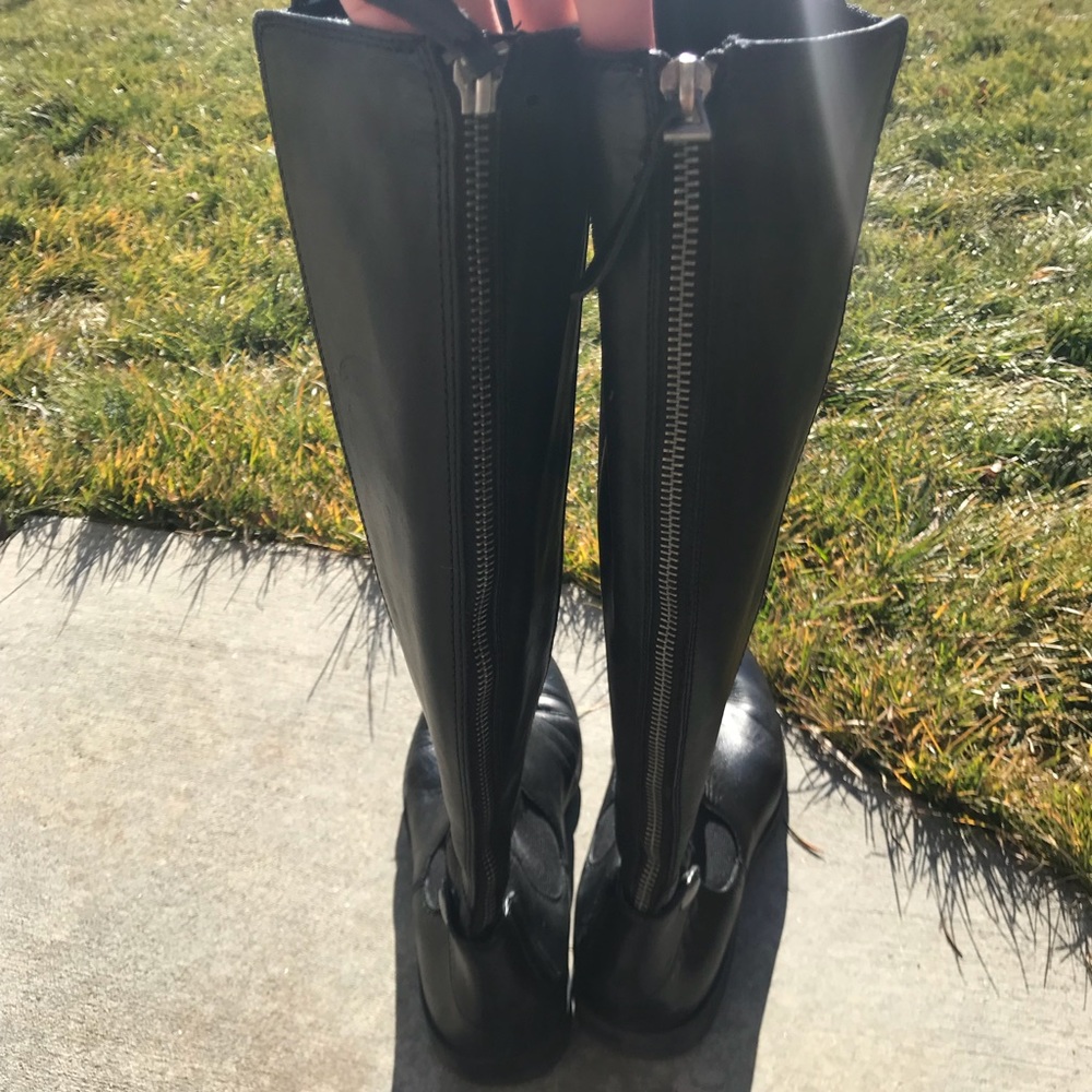 Black boots !